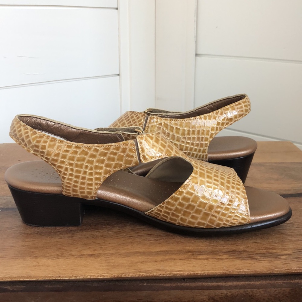SAS Suntimer Croc Embossed Sandals - Picture 9 of 17